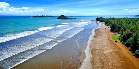 Pantai Air Manis - Padang